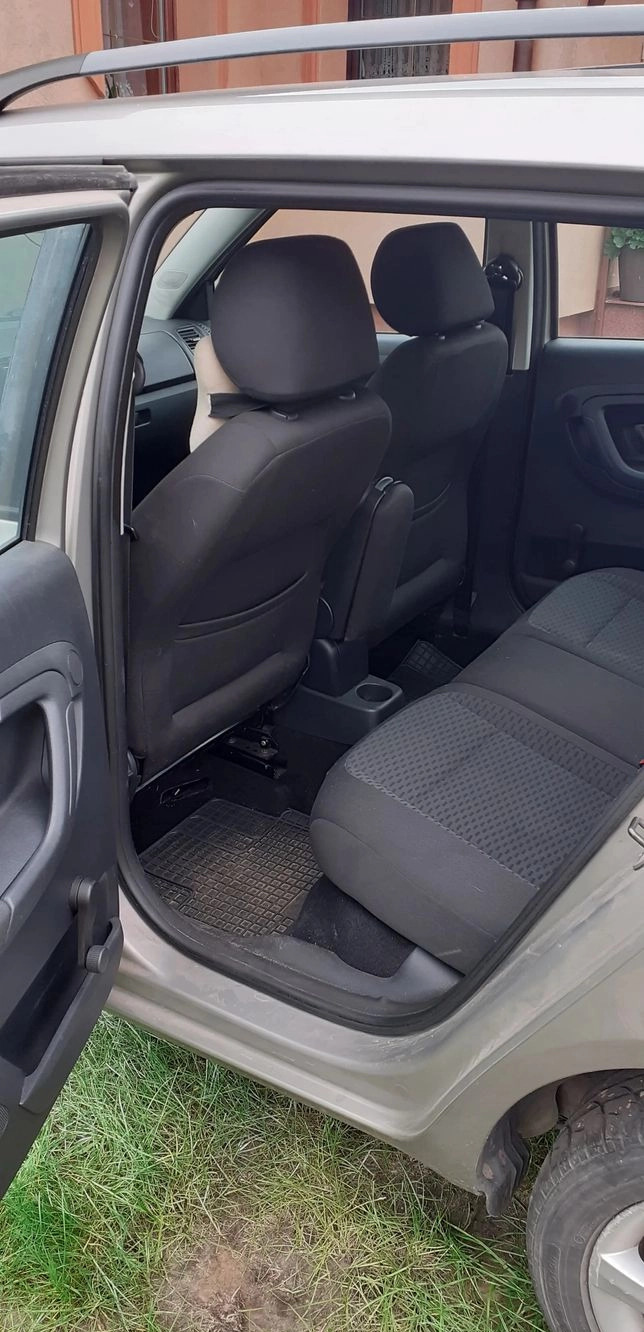 Skoda Fabia cena 11000 przebieg: 183000, rok produkcji 2010 z Złotów małe 56